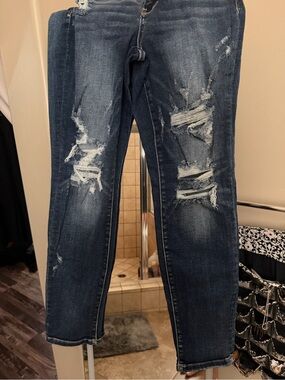 Judy Blue Medium Wash Ripped Skinny Jeans